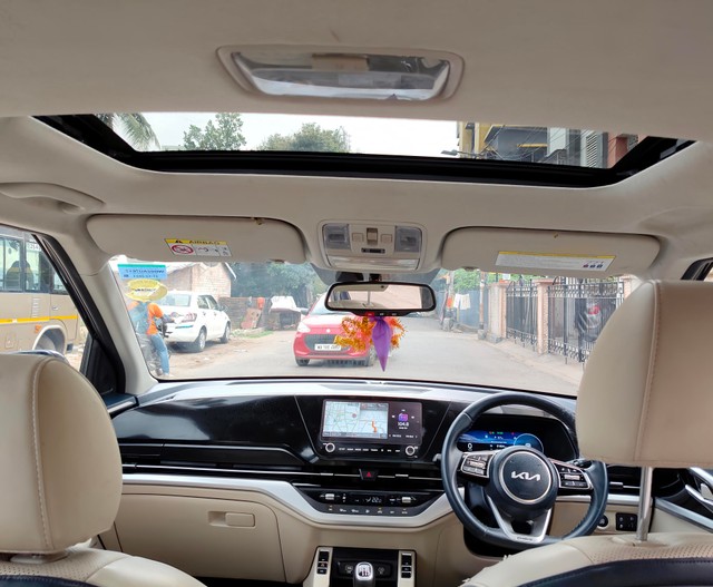 Kia Carens Luxury Plus iMT BSVI Second-hand 2023 Kia Carens Luxury Plus iMT BSVI for sale in Kolkata-12