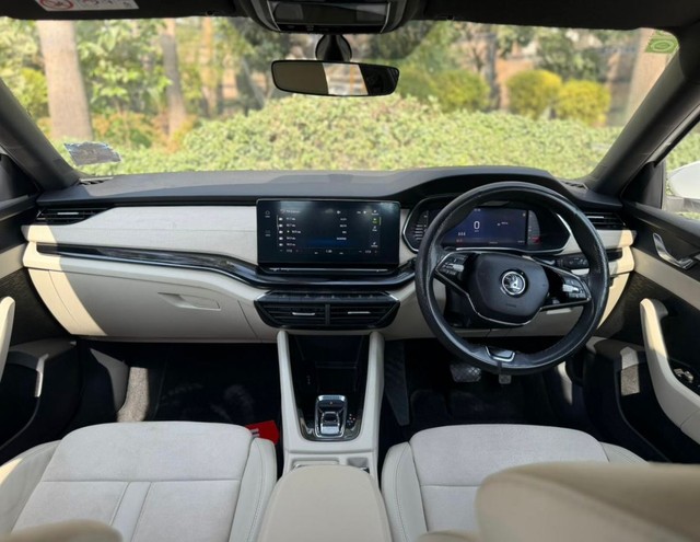 Second-hand 2022 Skoda Octavia Style for sale in New Delhi-12