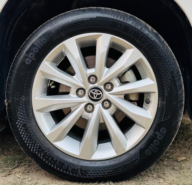 Second-hand 2024 Toyota Innova Hycross VX(O) 7STR Hybrid for sale in New Delhi-7