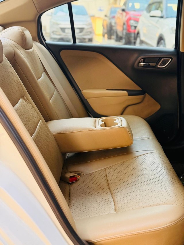 Honda City i-VTEC CVT V Second-hand 2018 Honda City i-VTEC CVT V for sale in Mira Road-9