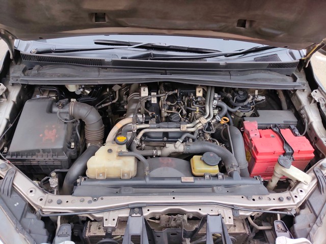 Second-hand 2016 Toyota Innova Crysta 2.4 VX MT 8S BSIV for sale in Kolkata-3