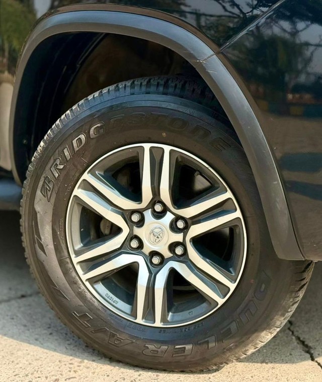 Second-hand 2019 Toyota Fortuner 2.8 2WD AT BSIV for sale in New Delhi-7