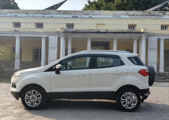 Second-hand 2017 Ford Ecosport 1.5 Diesel Titanium Plus BSIV for sale in New Delhi-4