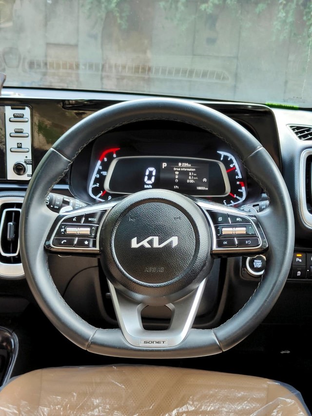 Second-hand 2024 Kia Sonet HTX Diesel AT for sale in New Delhi-12