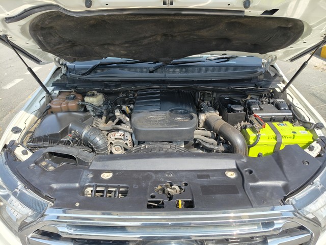 Second-hand 2017 Ford Endeavour 3.2 Titanium AT 4X4 for sale in New Delhi-6