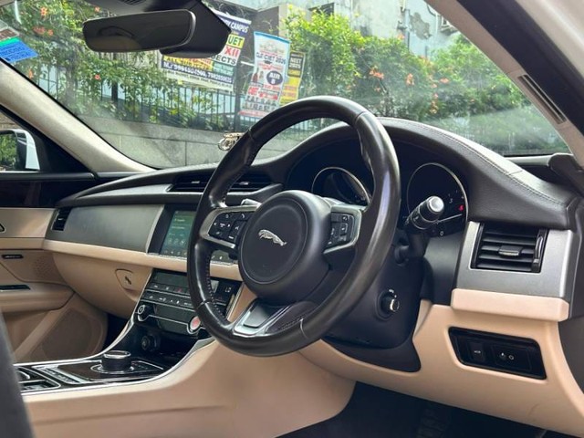 Second-hand 2021 Jaguar XF 2.0 Petrol Prestige for sale in New Delhi-6