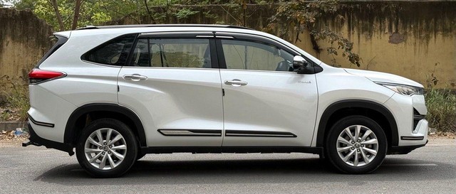 Second-hand 2024 Toyota Innova Hycross VX 7STR Hybrid for sale in New Delhi-1