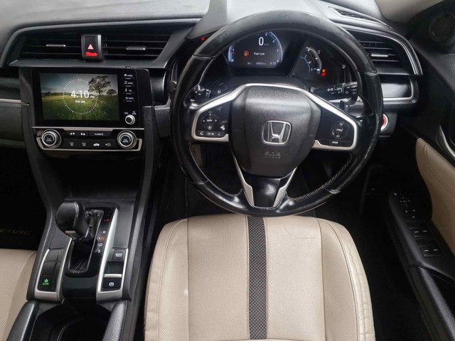 Second-hand 2020 Honda Civic VX for sale in Surat-8