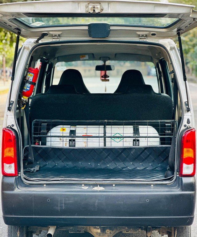 Second-hand 2024 Maruti Eeco 5 Seater AC CNG for sale in New Delhi-12