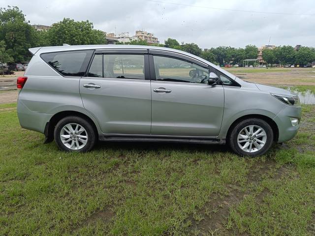 https://images10.gaadi.com/usedcar_image/TP1A.220905.001/original/b53939ee-37bb-4a29-8d85-5ac5984df61a.jpg?imwidth=6401