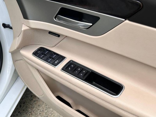 Second-hand 2021 Jaguar XF 2.0 Petrol Prestige for sale in New Delhi-11