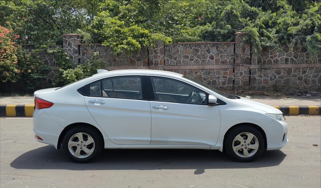 Honda City i VTEC V Second-hand 2016 Honda City i VTEC V for sale in New Delhi-1