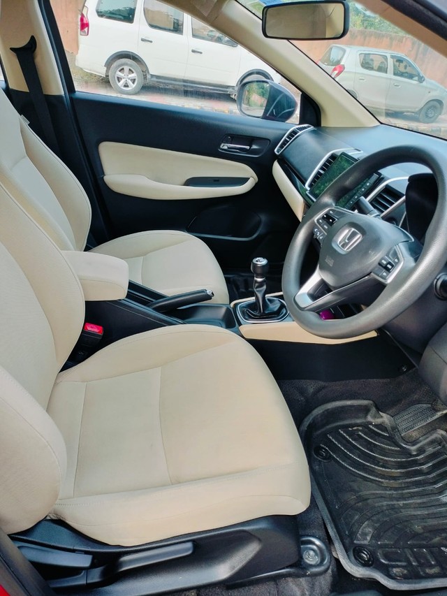 Honda City V MT Second-hand 2021 Honda City V MT for sale in New Delhi-8