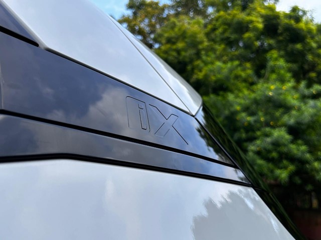 Second-hand 2024 BMW iX xDrive40 for sale in New Delhi-31