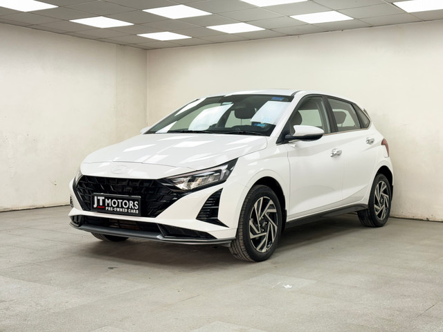 Second-hand 2024 Hyundai i20 Asta Opt IVT for sale in Pune-5