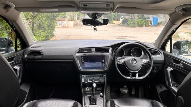 Second-hand 2017 Volkswagen Tiguan 2.0 TDI Highline for sale in Hyderabad-8