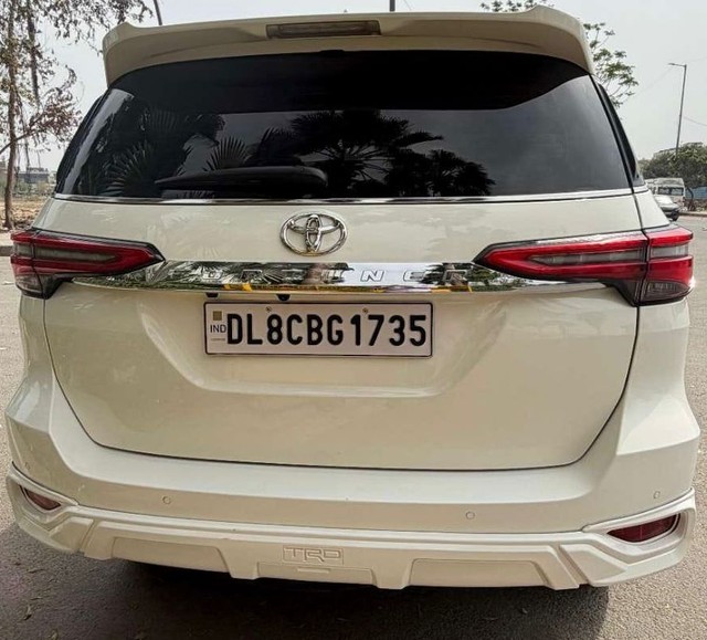 Second-hand 2023 Toyota Fortuner 4X2 Diesel AT for sale in New Delhi-5