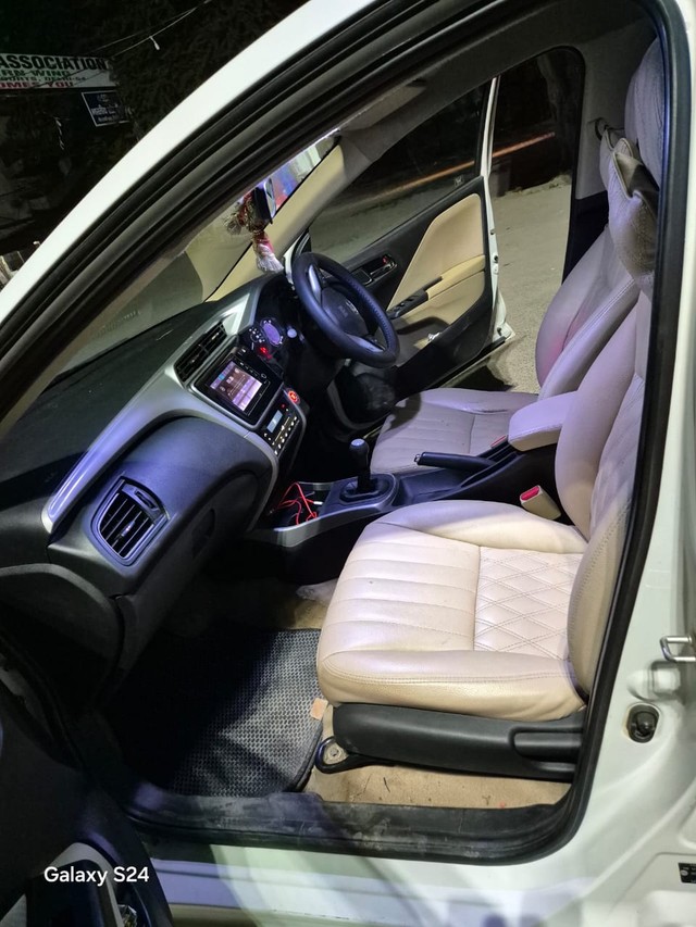 Second-hand 2019 Honda City i-VTEC V for sale in New Delhi-10