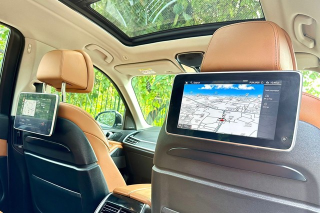 Second-hand 2022 BMW X7 xDrive30d DPE Signature for sale in New Delhi-16