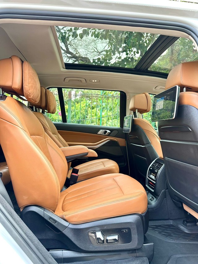 Second-hand 2022 BMW X7 xDrive30d DPE Signature for sale in New Delhi-10