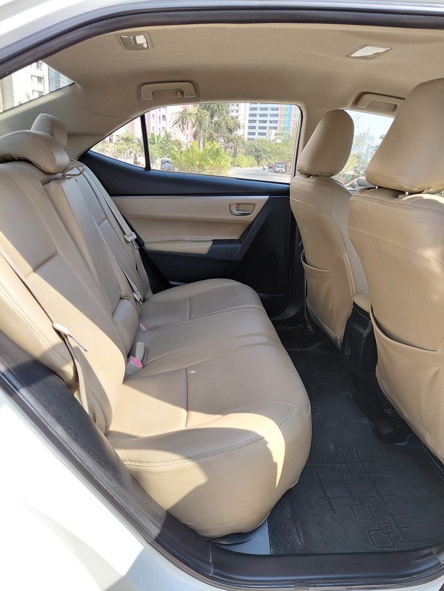 Second-hand 2015 Toyota Corolla Altis G AT for sale in Mumbai-11