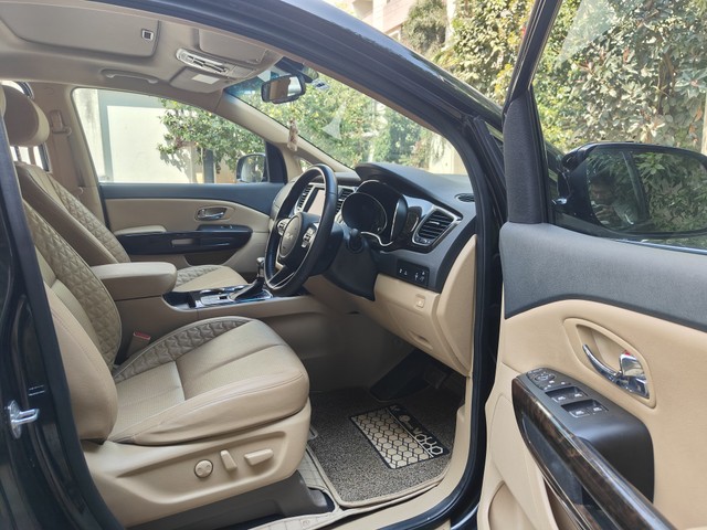 Kia Carnival Limousine Plus Second-hand 2022 Kia Carnival Limousine Plus for sale in Hyderabad-10