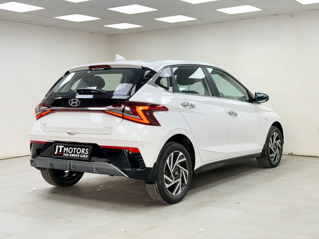 Second-hand 2024 Hyundai i20 Asta Opt IVT for sale in Pune-9