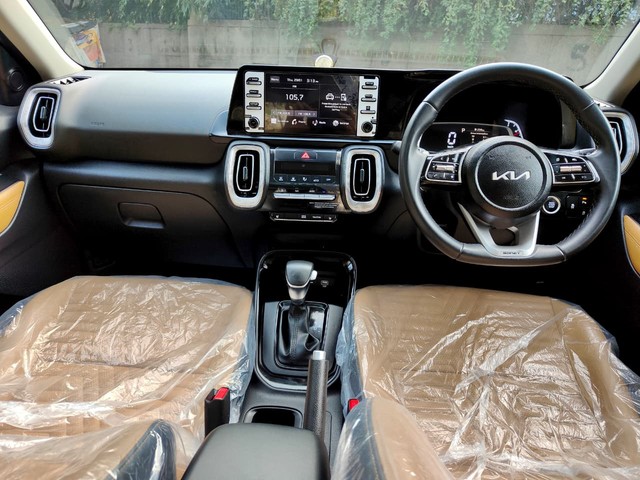 Second-hand 2024 Kia Sonet HTX Diesel AT for sale in New Delhi-10