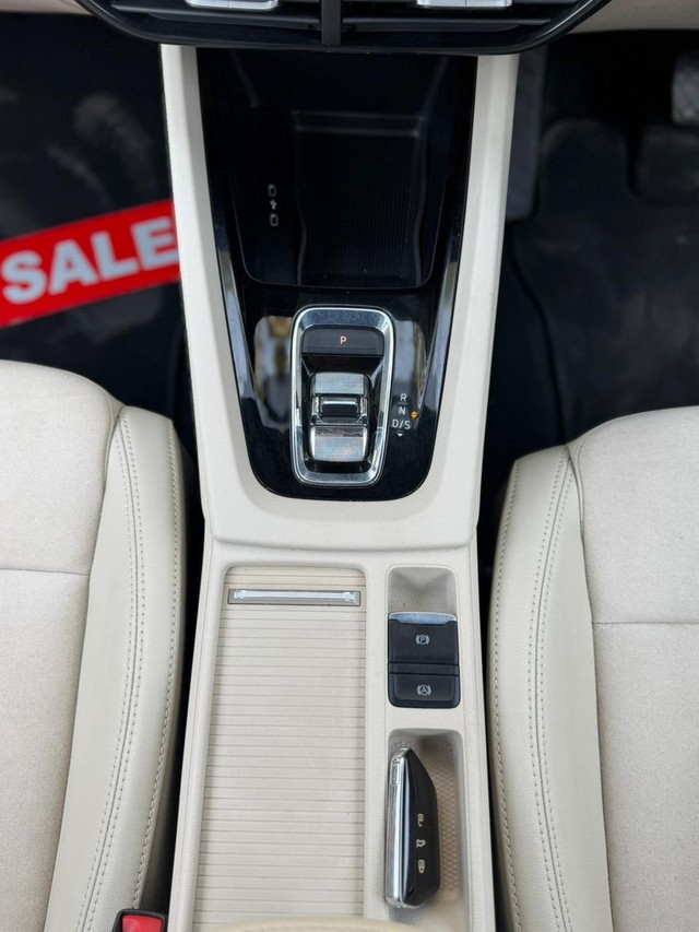 Second-hand 2022 Skoda Octavia Style for sale in New Delhi-13