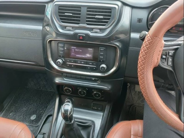Second-hand 2018 Tata Hexa XE for sale in Dehradun-5