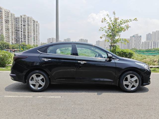https://images10.gaadi.com/usedcar_image/TP1A.220905.001/original/d00e163b-977e-4aac-8211-a2ca5db39a01.jpg?imwidth=6401