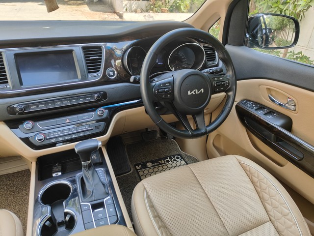 Kia Carnival Limousine Plus Second-hand 2022 Kia Carnival Limousine Plus for sale in Hyderabad-9