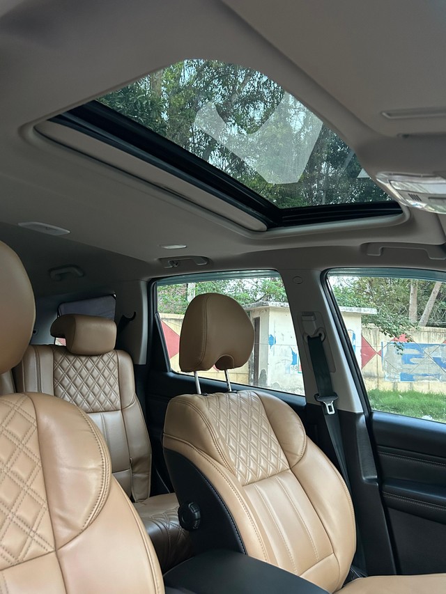 Second-hand 2020 Mahindra XUV500 W11 AT BSIV for sale in New Delhi-8