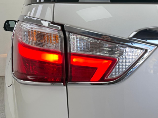 Second-hand 2019 Isuzu MU-X 2WD for sale in Pune-7