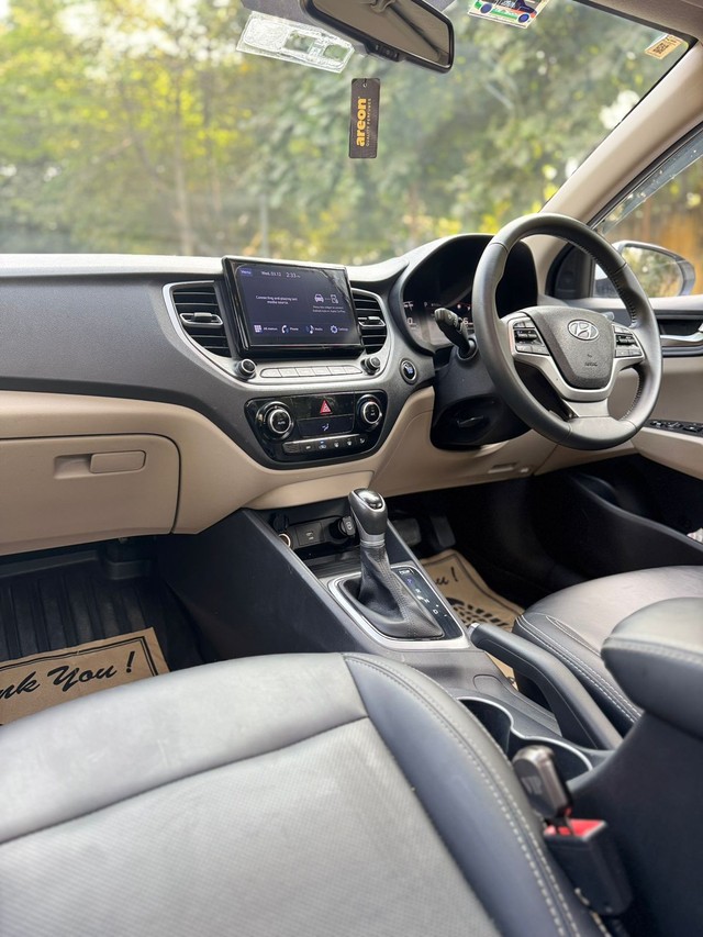 Second-hand 2022 Hyundai Verna SX IVT for sale in New Delhi-10