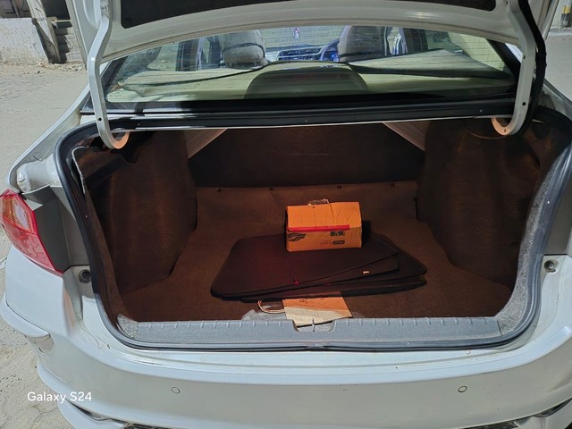 Second-hand 2019 Honda City i-VTEC V for sale in New Delhi-12