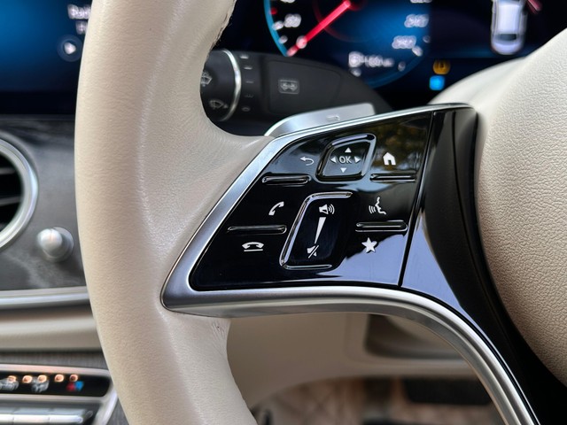 Second-hand 2022 Mercedes-Benz E-Class Expression E 200 for sale in New Delhi-10