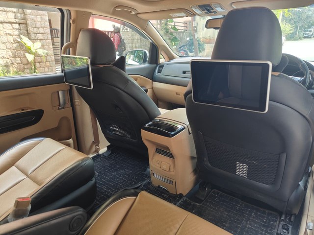 Second-hand 2020 Kia Carnival Limousine for sale in Hyderabad-12