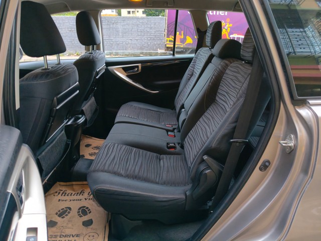 Second-hand 2016 Toyota Innova Crysta 2.4 VX MT 8S BSIV for sale in Kolkata-9