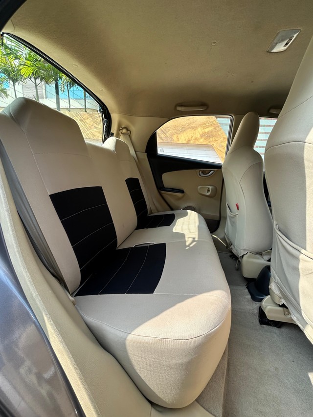 Second-hand 2015 Honda Brio VX AT for sale in Surat-11