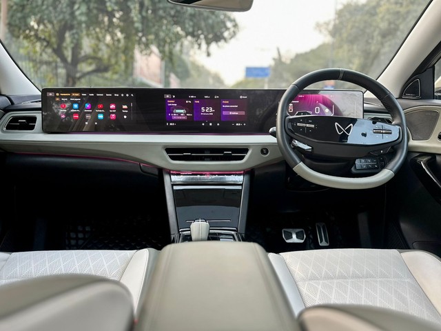 Second-hand 2025 Mahindra XEV 9e Pack Three for sale in New Delhi-6