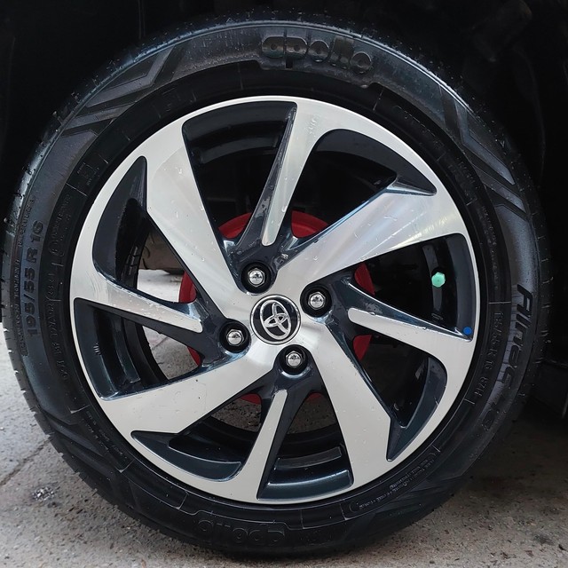 Second-hand 2024 Toyota Glanza V AMT for sale in New Delhi-6