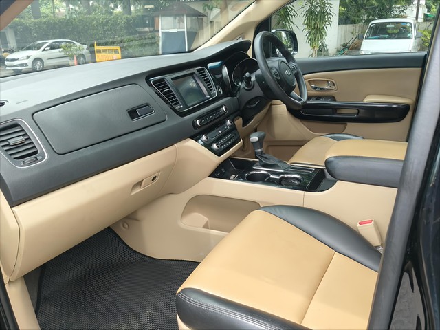 Kia Carnival Prestige Second-hand 2020 Kia Carnival Prestige for sale in New Delhi-15