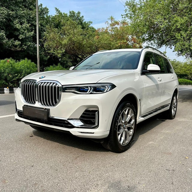 Second-hand 2022 BMW X7 xDrive30d DPE Signature for sale in New Delhi-4