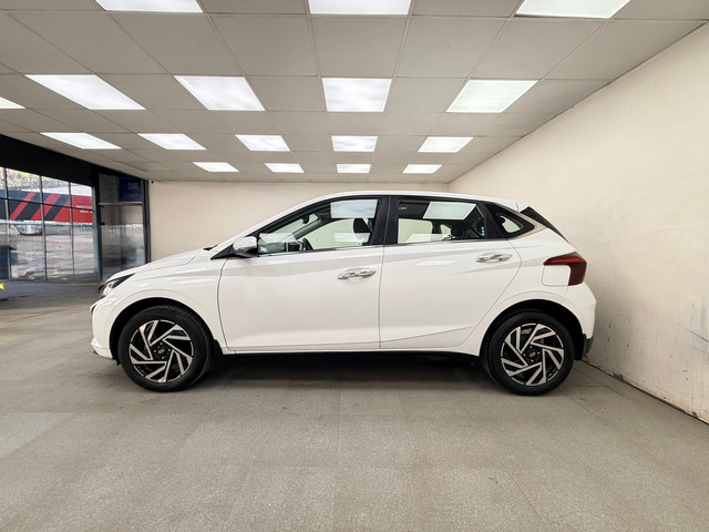 Second-hand 2024 Hyundai i20 Asta Opt IVT for sale in Pune-4