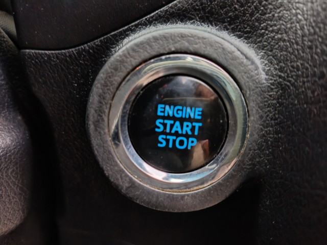 Second-hand 2016 Toyota Innova Crysta 2.4 VX MT 8S BSIV for sale in Kolkata-5