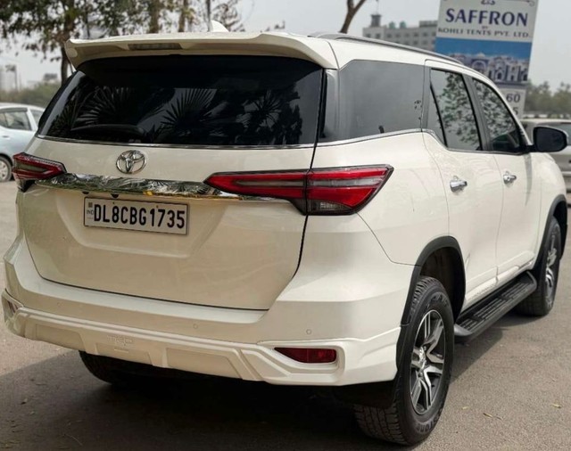 Second-hand 2023 Toyota Fortuner 4X2 Diesel AT for sale in New Delhi-4