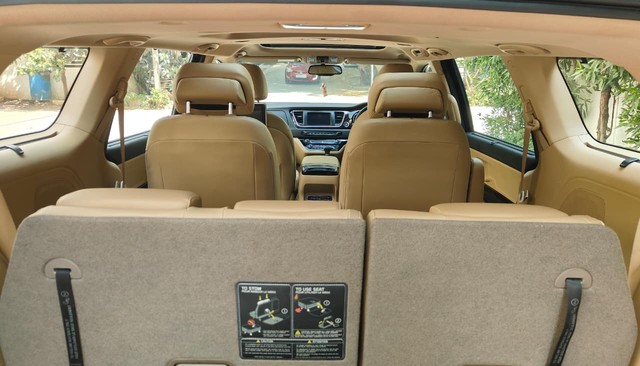 Kia Carnival Limousine Plus Second-hand 2022 Kia Carnival Limousine Plus for sale in Hyderabad-15