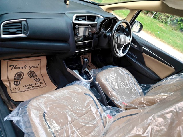 Second-hand 2017 Honda Jazz 1.2 V AT i VTEC Privilege for sale in Gurgaon-12