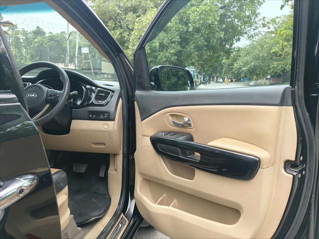 Kia Carnival Prestige Second-hand 2020 Kia Carnival Prestige for sale in New Delhi-14